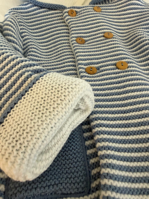 Conjunto de punta rayas azul de pantalón y chaqueta